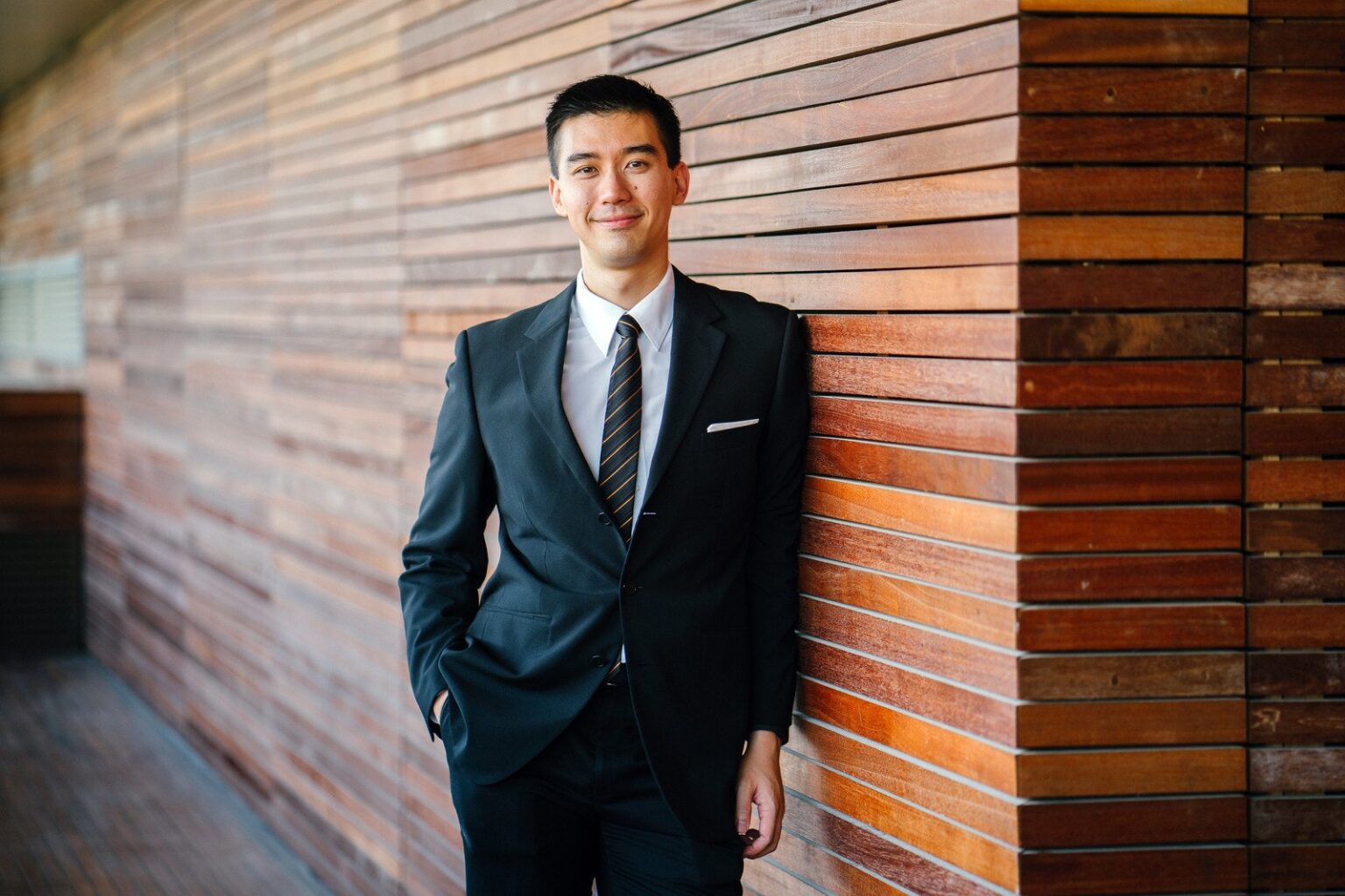 Dressing for Success: How Official-Burton Mens Suits Can Transform Your Style Game