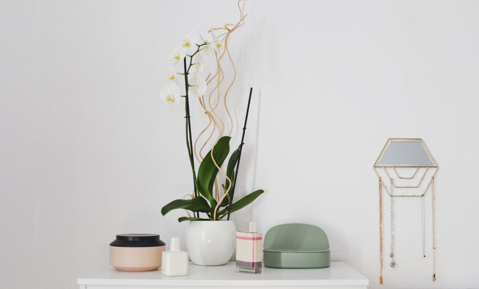 Spruce Up Your Living Space with Official-AtHome’s Stylish Home Accessories